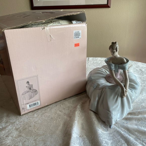 RETIRED NAO by LLADRO - Picture 8 of 8